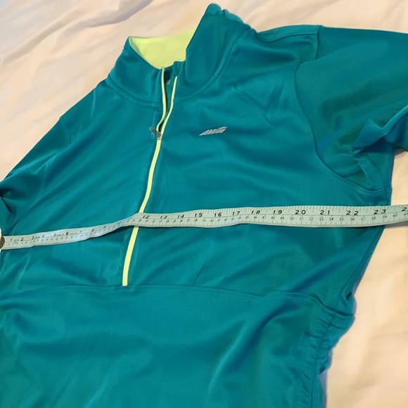 AVIA Athletic Top in medium Green with yellow accent. Size XXL, fits like XL - Picture 4 of 8